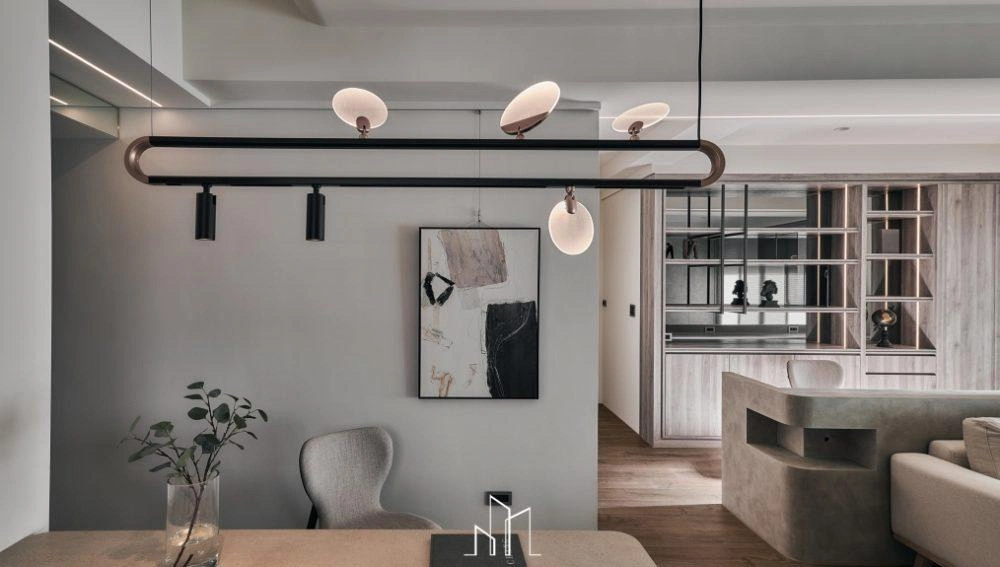 【案例】不做儲藏室，用美型電視牆締造強大收納機能！32坪現代簡約風格宅